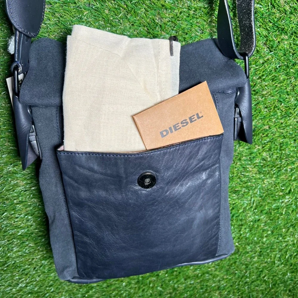 Diesel Suave Hard Core Blue Leather Canvas Messenger Crossbody Bag 00XA50PR421
